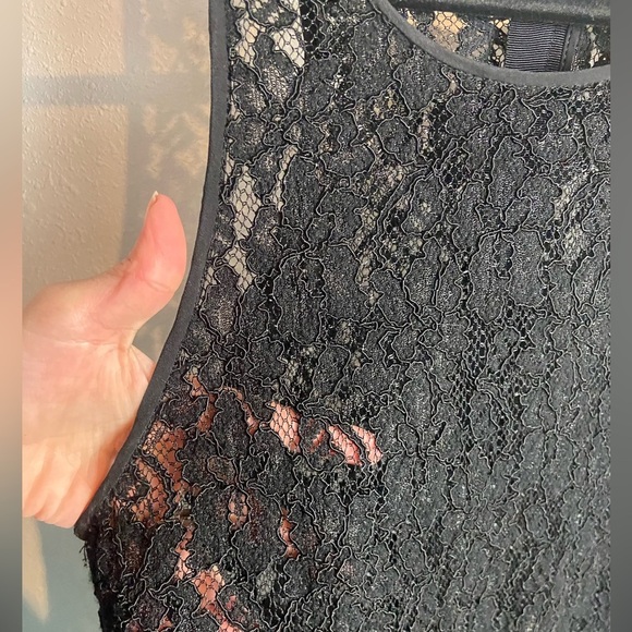 Aritzia Wilfred Size Small Black Lace Tank Top Silk Blend Sexy Sleeveless - Picture 7 of 7